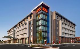 Hampton Inn & Suites San Mateo-San Francisco Airport